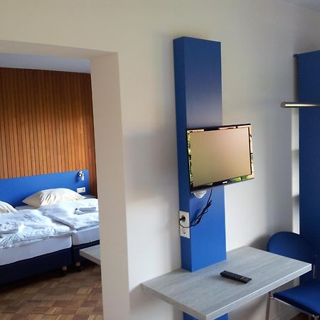 Smart Hostel By Landgasthof Velber 24H7D Seelze Екстериор снимка