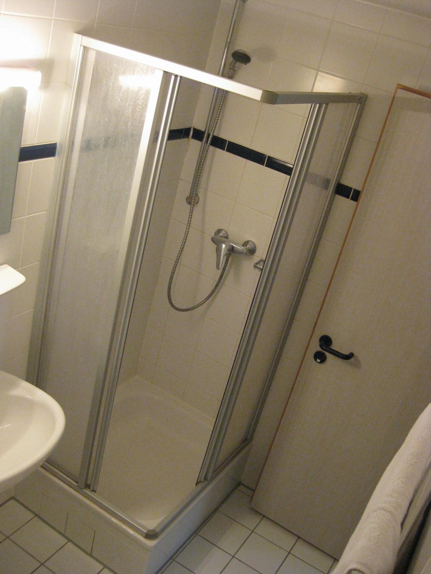 Smart Hostel By Landgasthof Velber 24H7D Seelze Екстериор снимка
