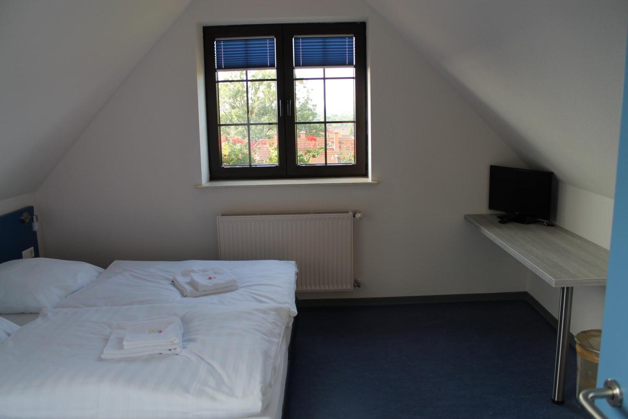 Smart Hostel By Landgasthof Velber 24H7D Seelze Екстериор снимка