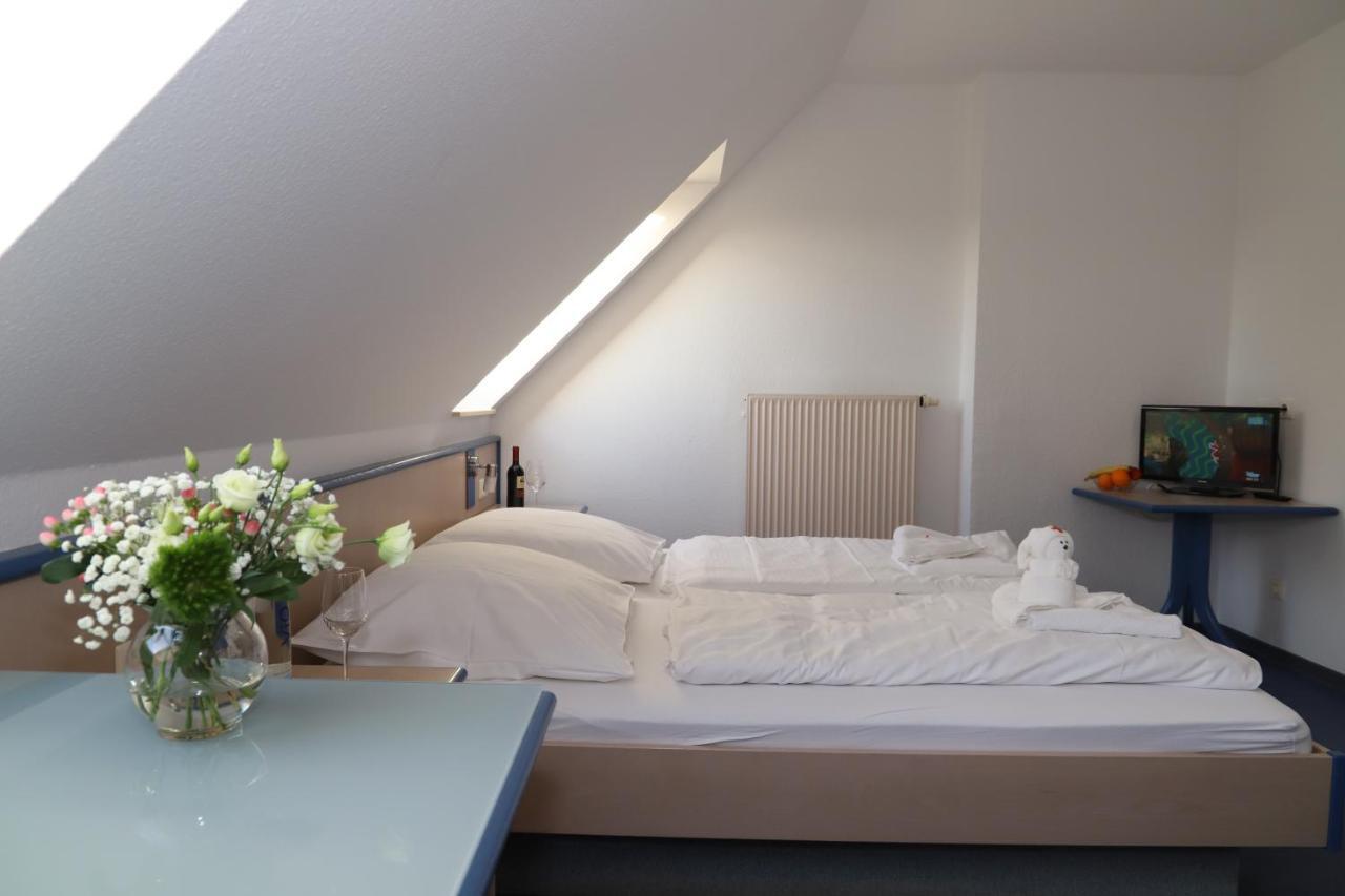 Smart Hostel By Landgasthof Velber 24H7D Seelze Екстериор снимка