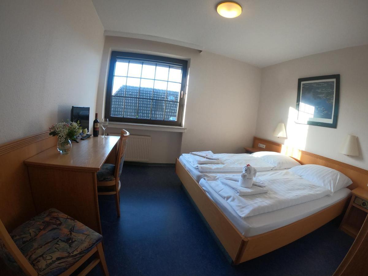 Smart Hostel By Landgasthof Velber 24H7D Seelze Екстериор снимка