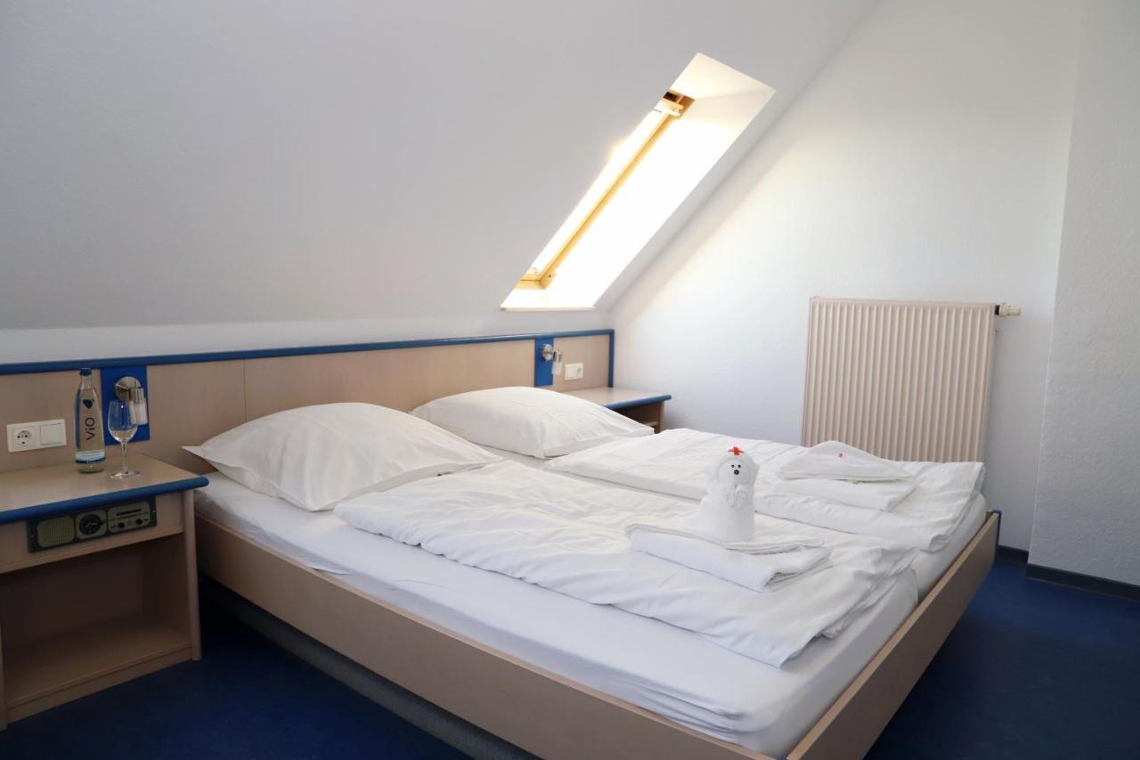 Smart Hostel By Landgasthof Velber 24H7D Seelze Екстериор снимка